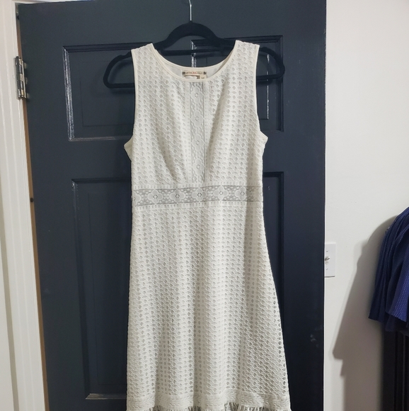 Chelsea & Violet Dresses & Skirts - Chelsea and Violet midi dress